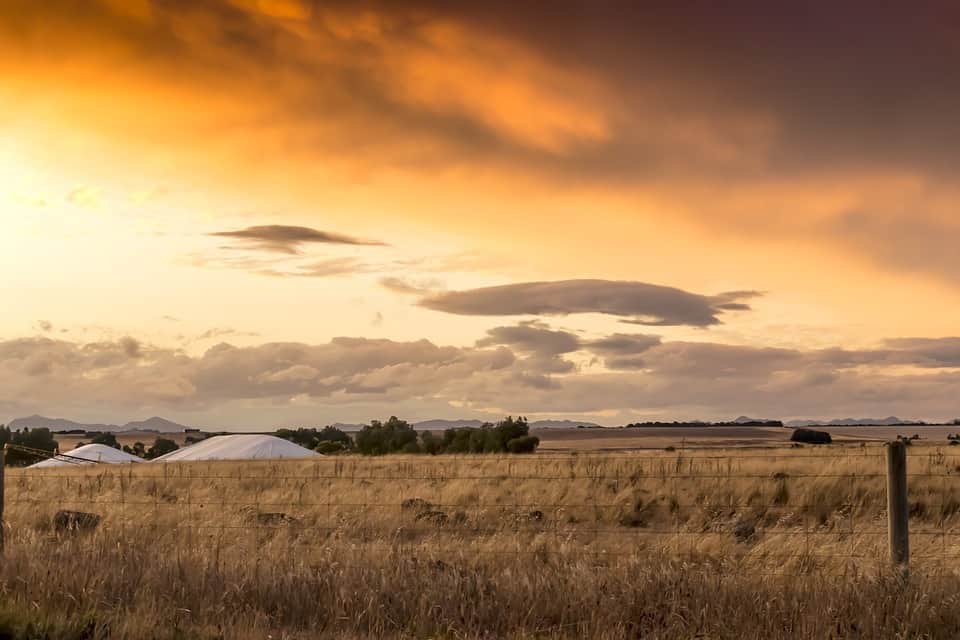 Australia agriculture lifted economy in 2016, does drought loom this year?